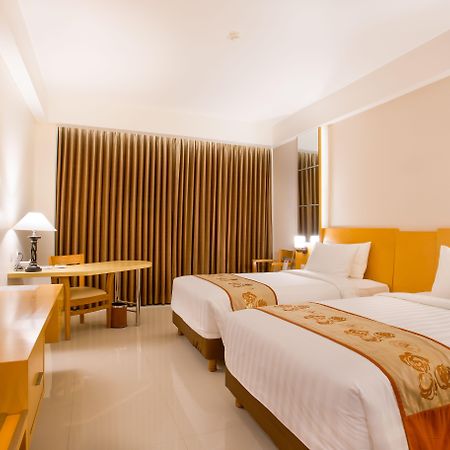 Golden Palace Hotel Lombok Ματαράμ Εξωτερικό φωτογραφία
