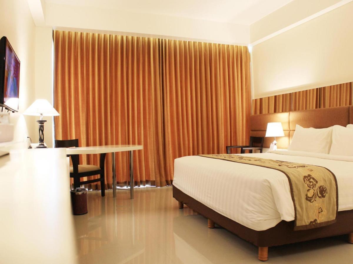 Golden Palace Hotel Lombok Ματαράμ Εξωτερικό φωτογραφία